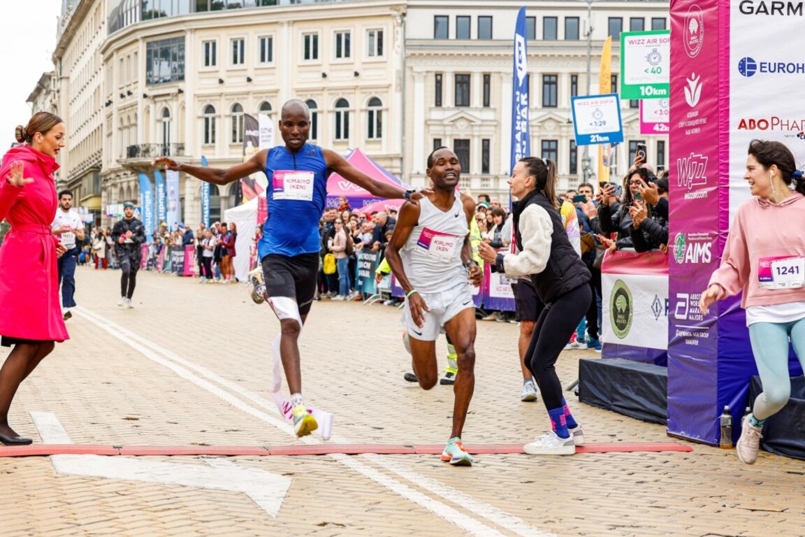 Photo finish determines winner in Sofia Marathon