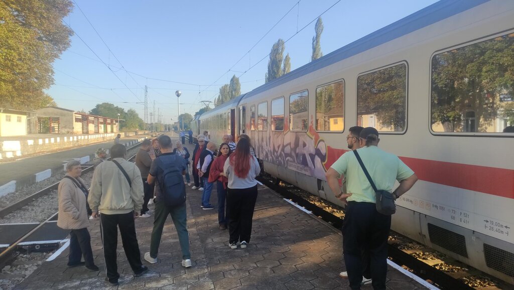 Павликени за новите експресни влакове на БДЖ: Ние си плащаме, за да ги гледаме