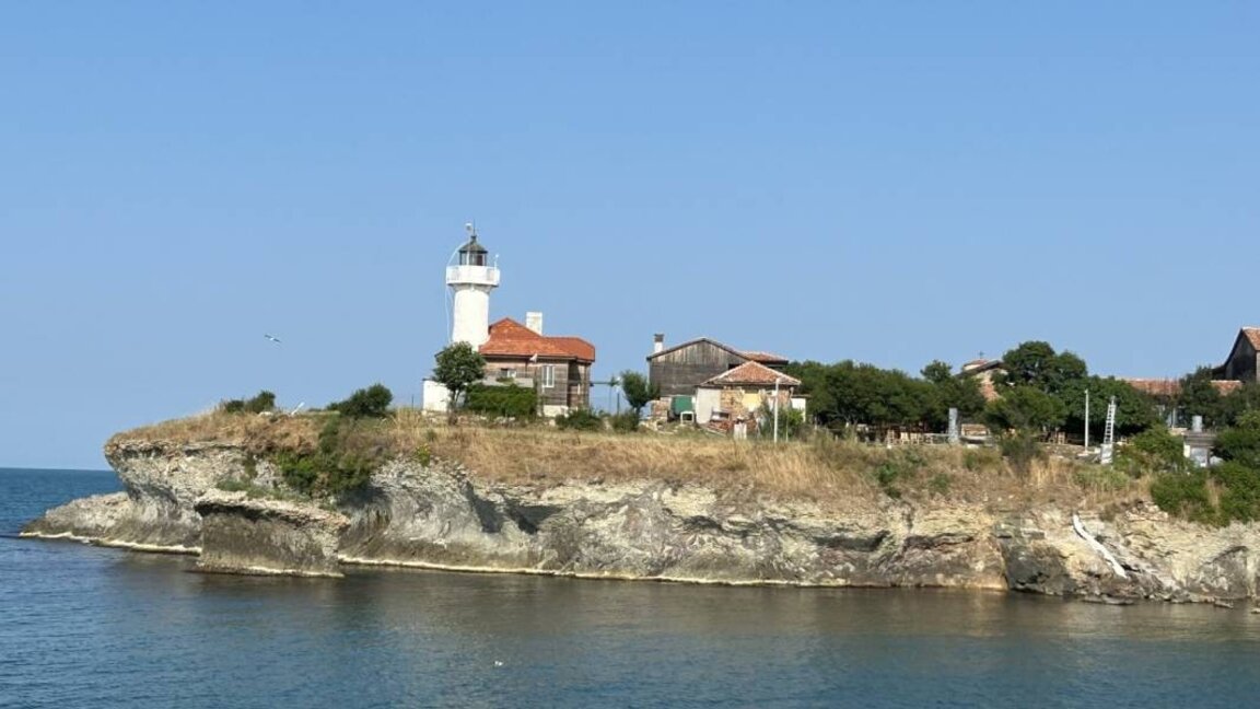 Prestigioso medio turco destaca la isla de Santa Anastasia y el complejo Aquae Calidae