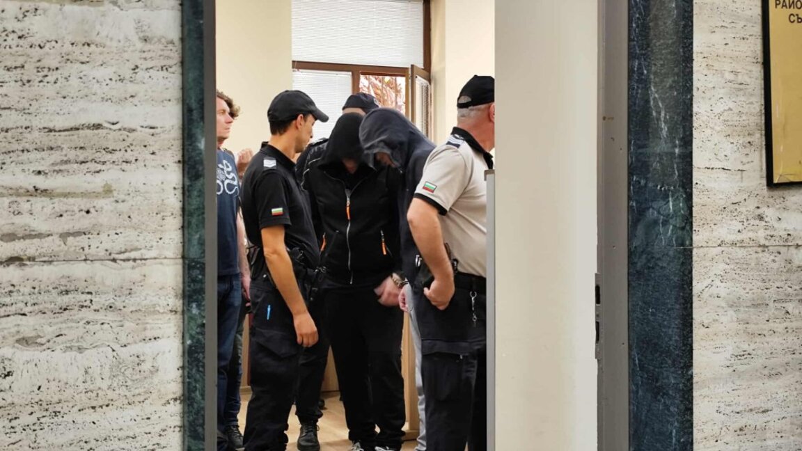 Контрабандистите на цигари за 10 млн. лв. с присъди до една година и 10 месеца