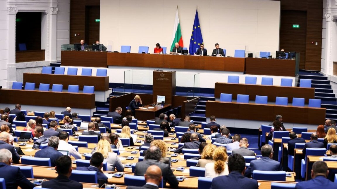 Budget 2024 : Adoption du budget de la sécurité sociale...