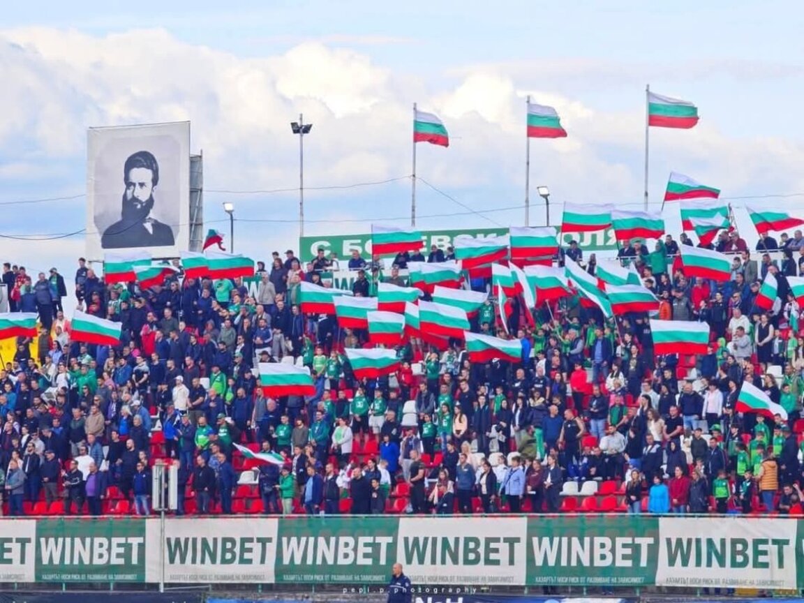 "Ботев" остава за още един сезон в Първа футболна лига