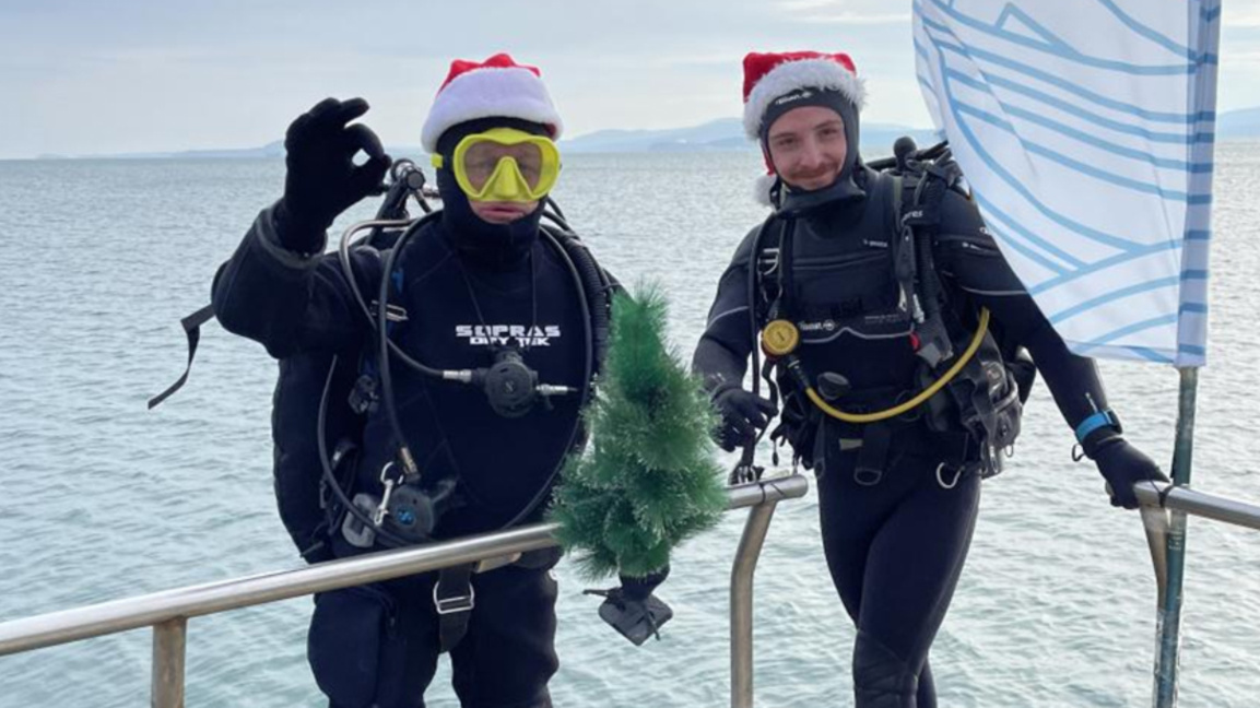 Divers in Burgas organize festive diving for Christmas
