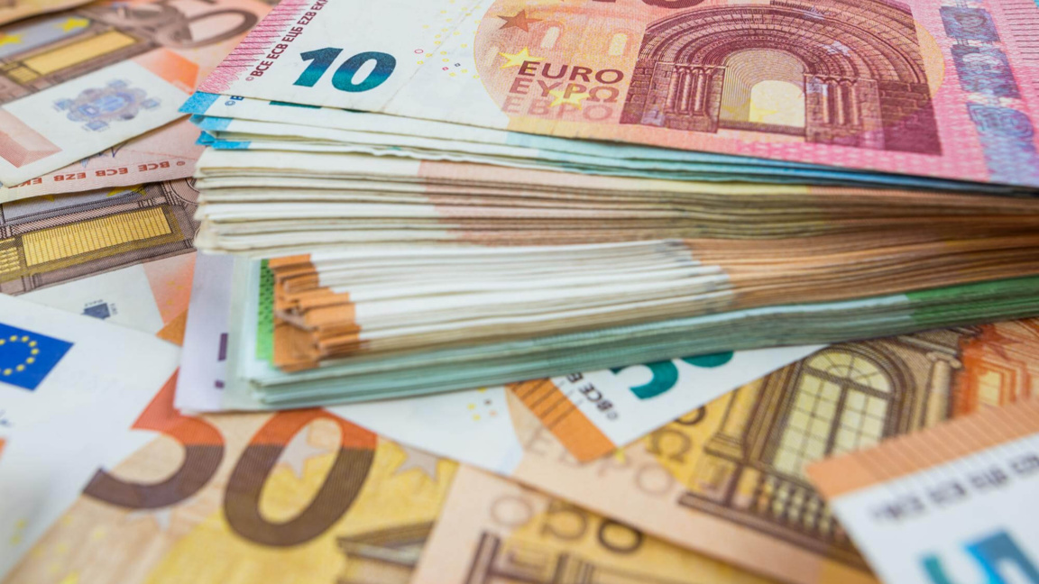 Засякоха фалшиви 20 и 50 евро в Пловдив и Първомай