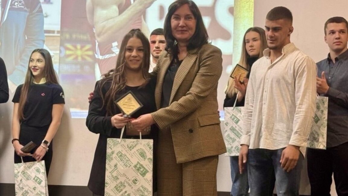 Състезатели по борба оглавиха годишната класация на Спортно училище „Тодор Каблешков“