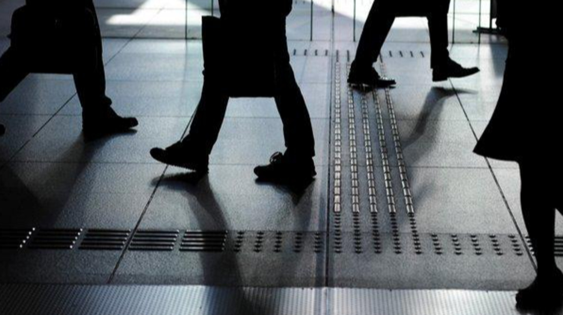 безработица безработни минувачи