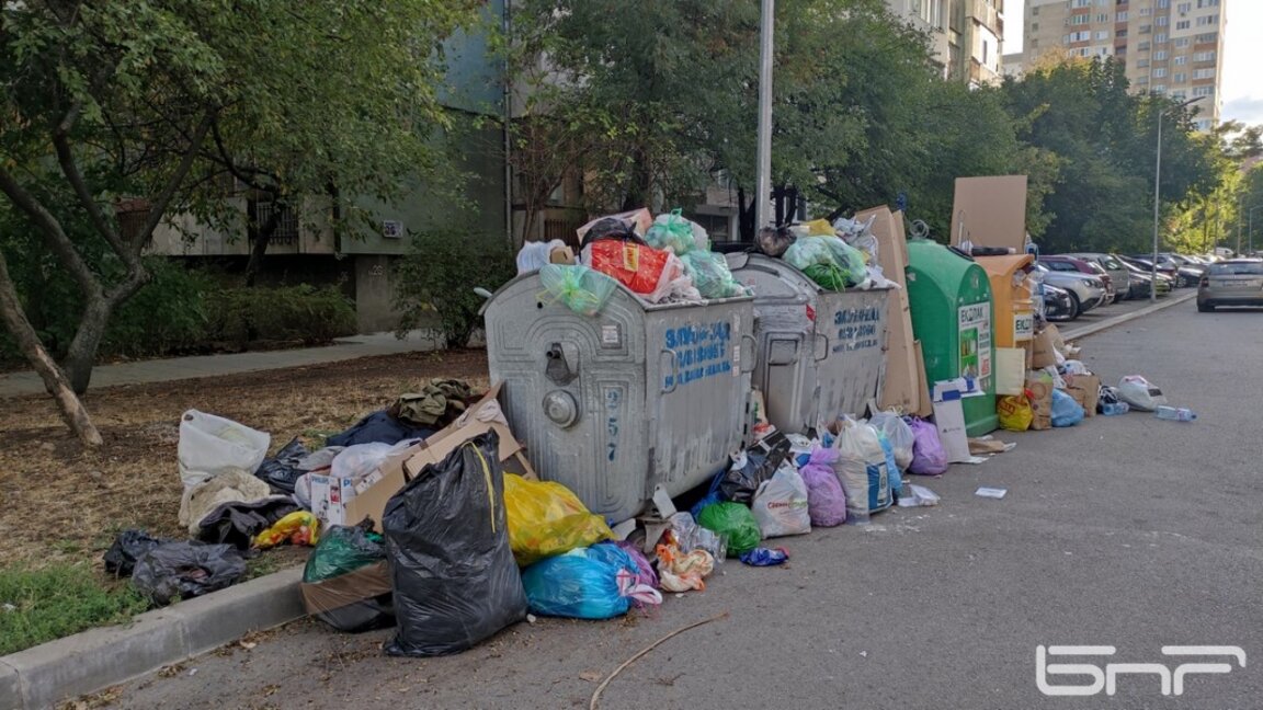 Заради кризата с боклука: Столичната община организира пунктове за доброволци