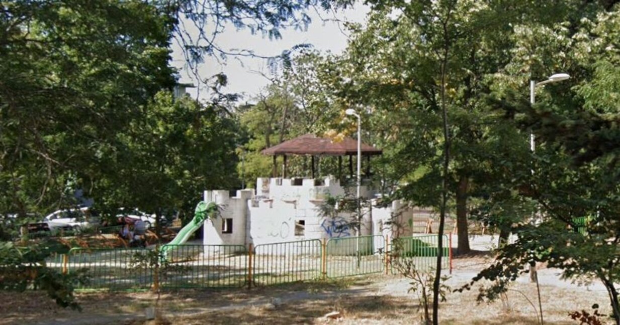 Премахват опасния атракцион "Замъка" край пазар "Чаталджа"