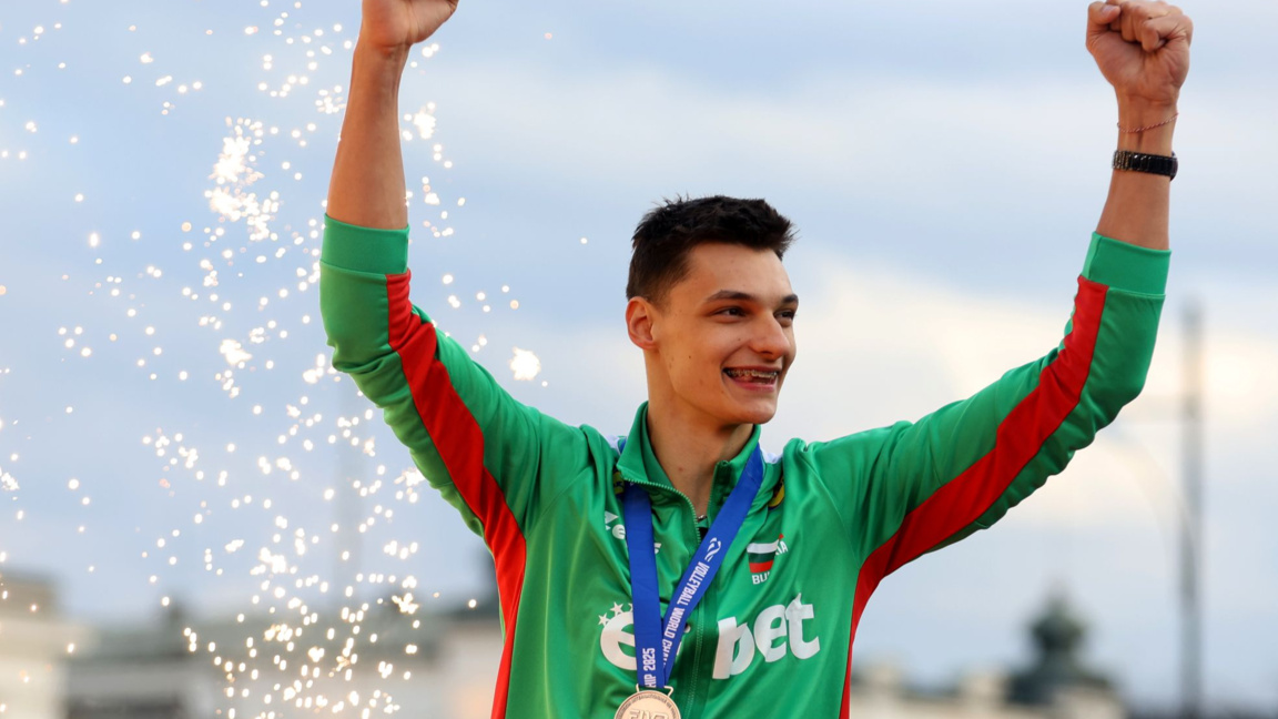 Александър Николов