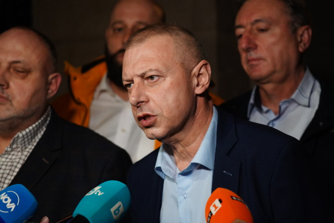 Костадин Костадинов