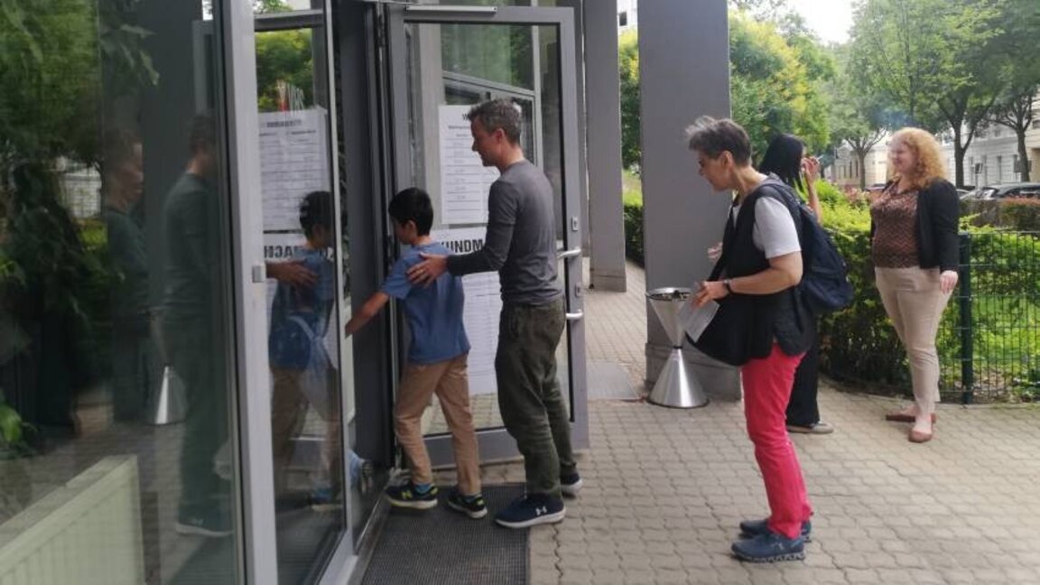 Viyana’daki seçmenler oy hakkını sakin ortamda kullanıyorlar