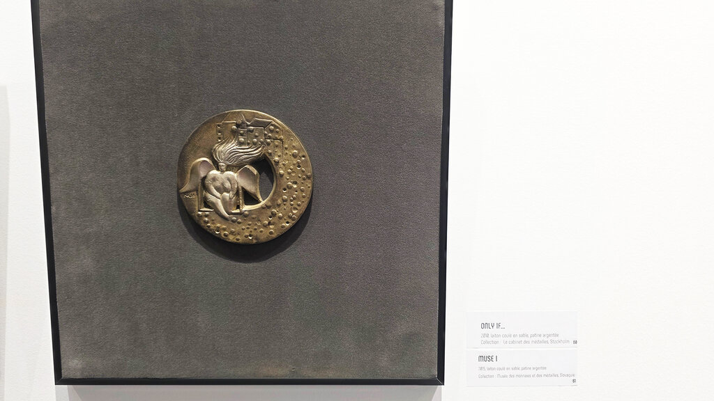 Nadia Rozeva's intimate monuments