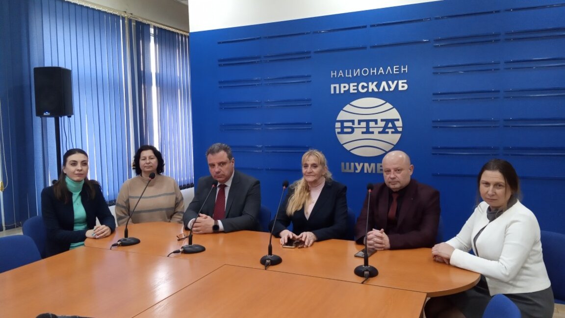 Информатици от 9 държави на турнир в Шумен