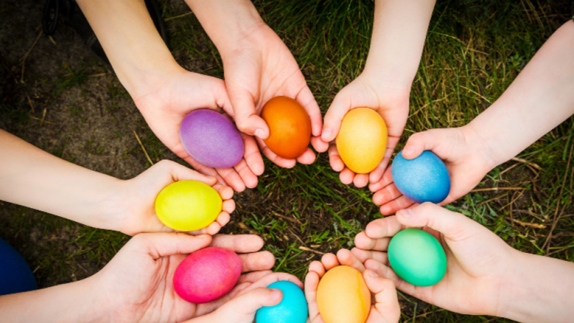 Γιατί είναι κόκκινο το πρώτο Πασχαλινό α...