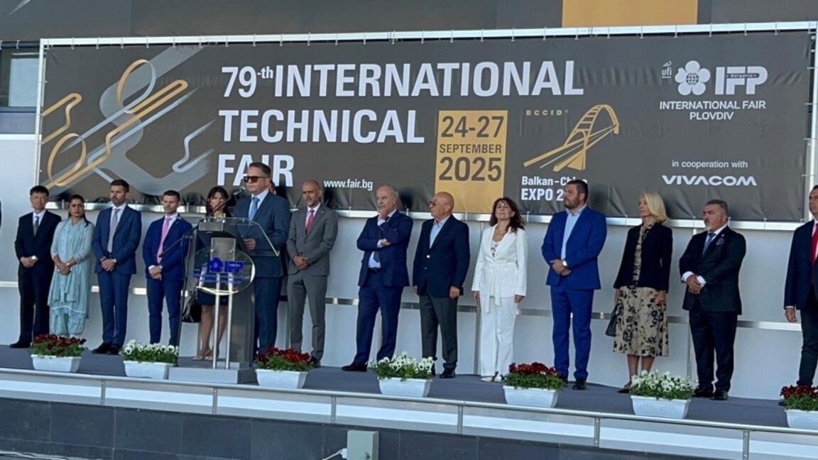 През 2024 г. добавената стойност на българската индустрия е 23,3 млрд. евро, а приносът ѝ в БВП - 22,5%