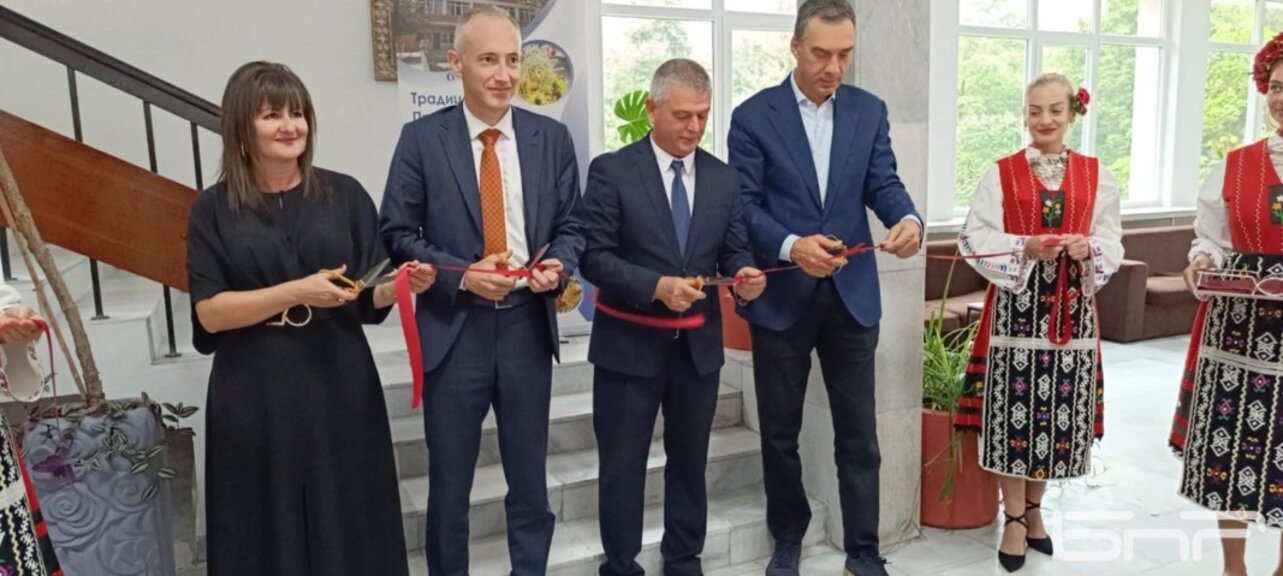 Откриха обновения Колеж по туризъм в Бургас