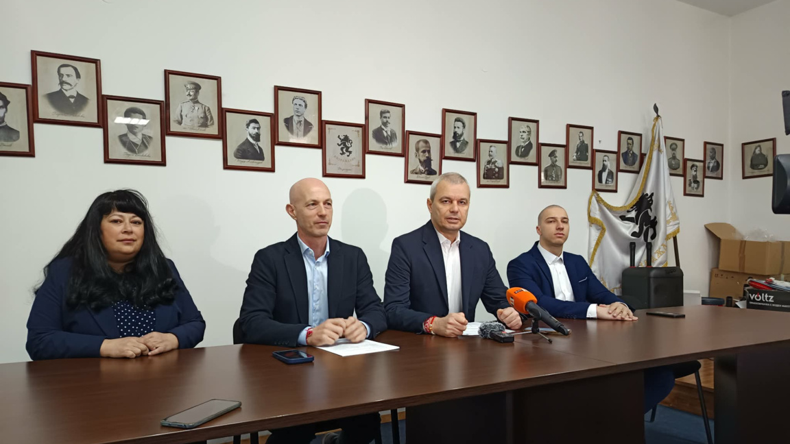 Костадинов е водач на листата на "Възраждане" във Варна, втори е Коста Стоянов