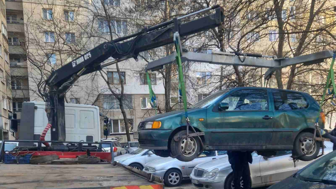 За три месеца Столичният инспекторат стикира 937 излезли от употреба автомобила
