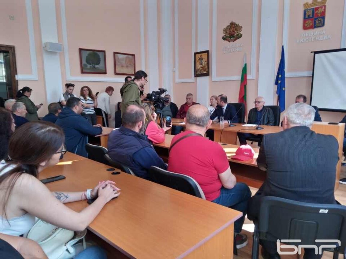 Държавата отпуска помощ на овощарите от Кюстендилско