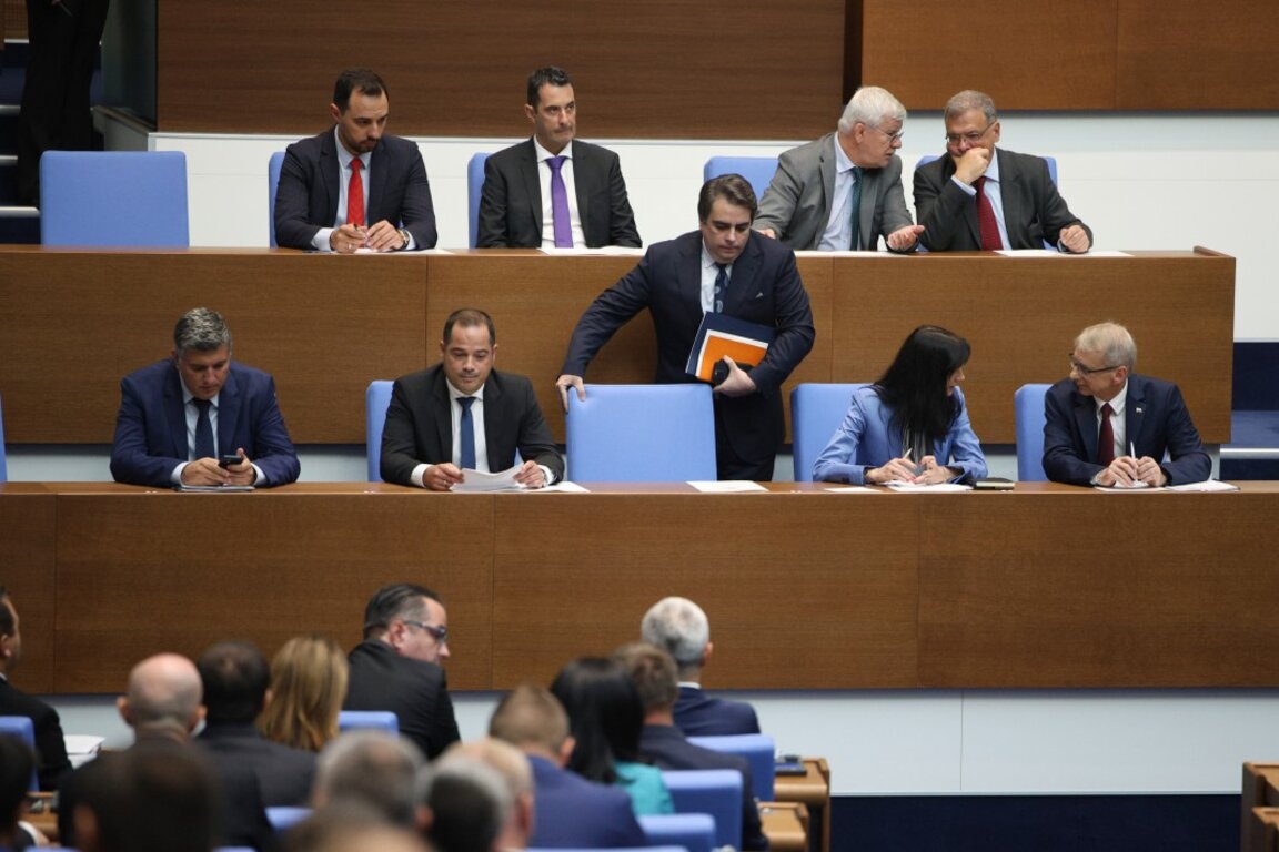 Министри от кабинета "Денков" в НС, архив.
