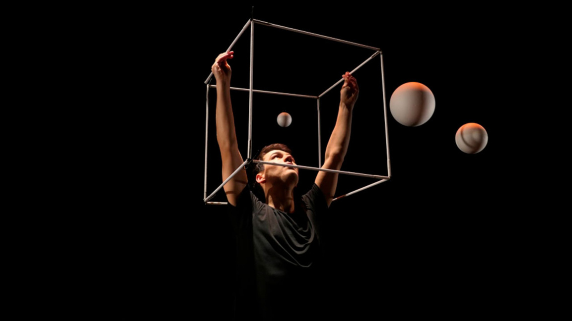 "Геометрия на душата" – авторски спектакъл на Алек Чурчич в ТР Сфумато