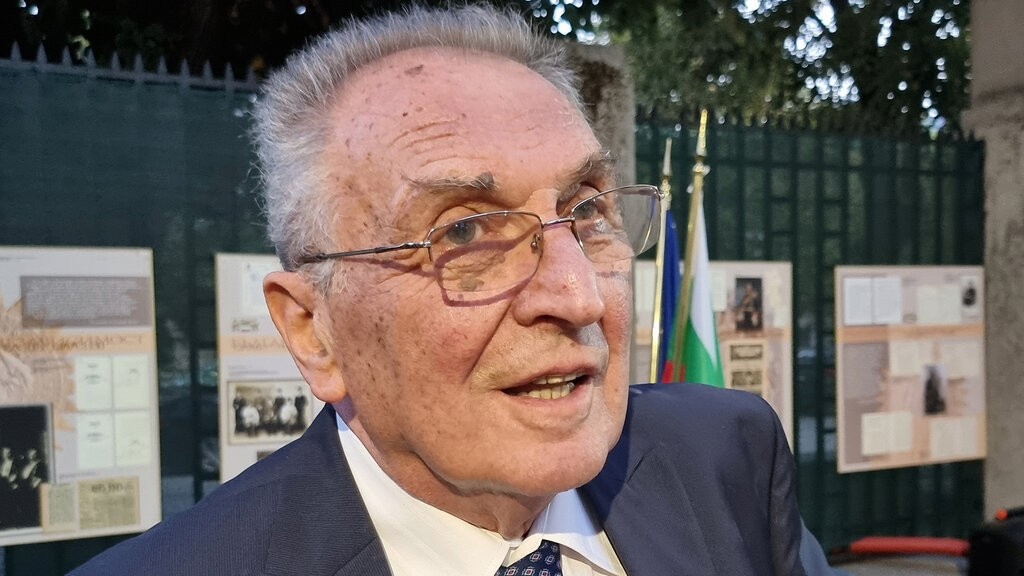 Владимир Перев