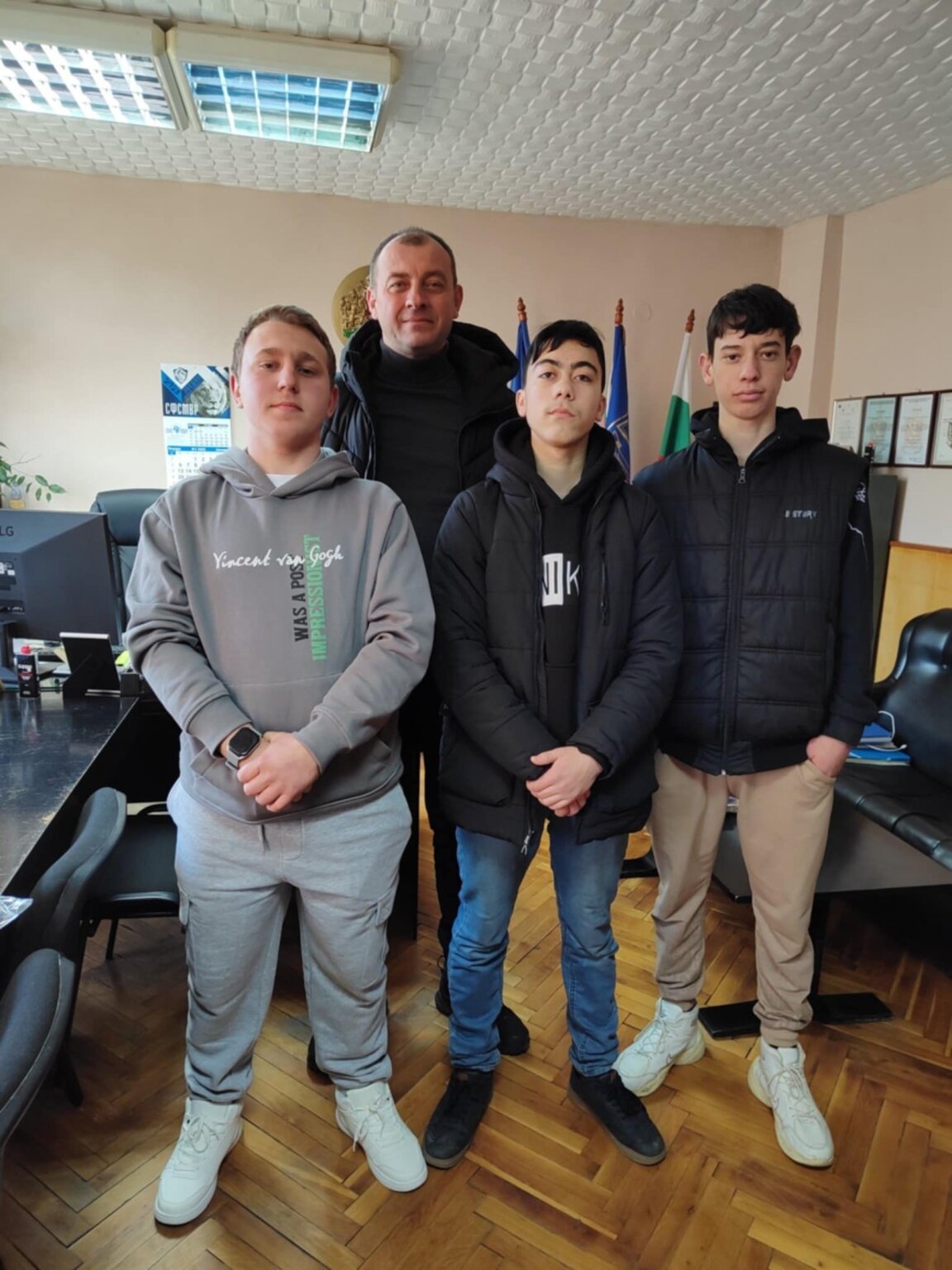 Деца предадоха загубен портфейл