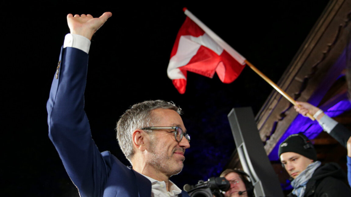 Херберт Кикл, лидер на спечелилата парламентарните избори в Австрия Партия на свободата