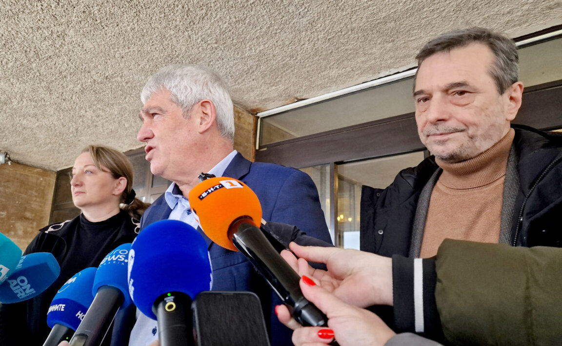 Зам.-председателят на ПГ на ГЕРБ Деница Сачева, президентът на КНСБ Пламен Димитров, президентът на КТ „Подкрепа“ Димитър Манолов коментираха пред медиите обсъденото на срещата си във връзка с проектобюджета на страната за 2026 г.