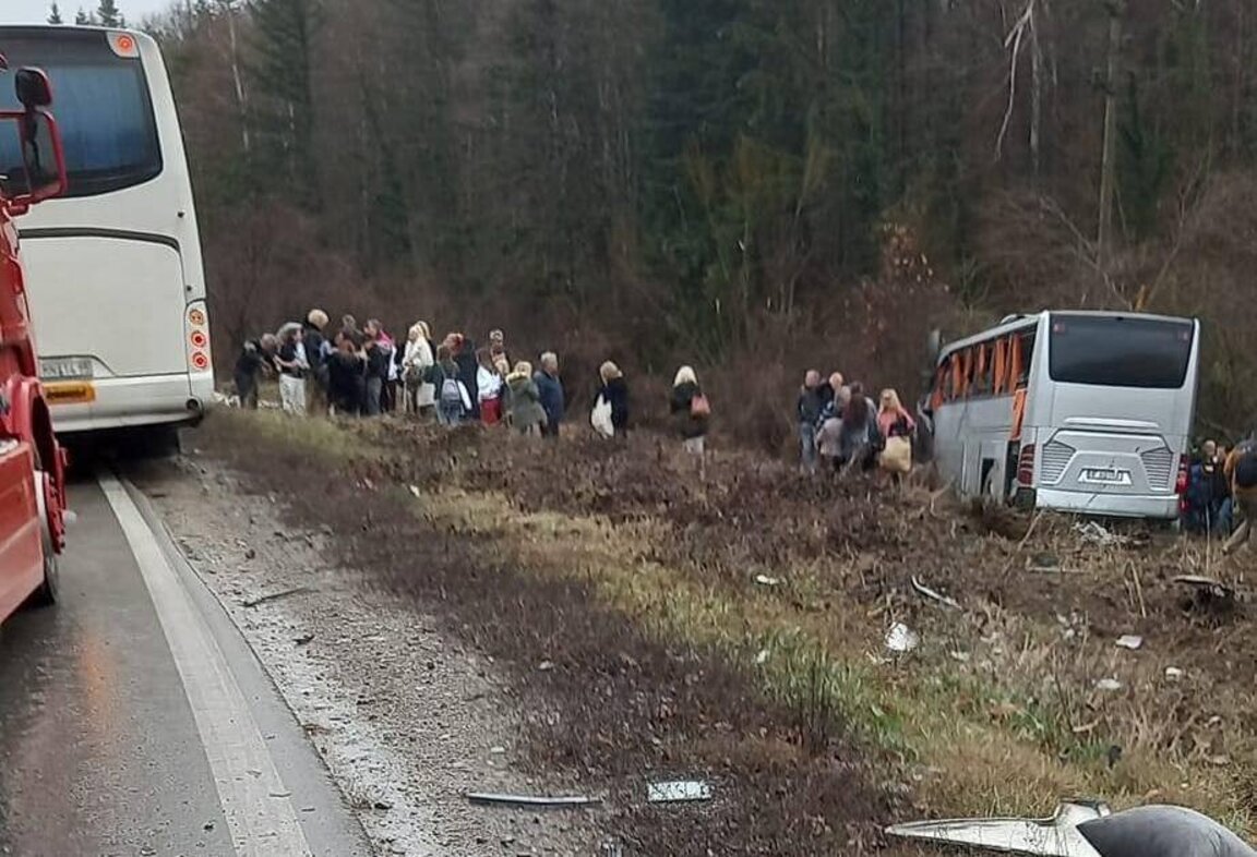 Accident d'un car de touristes sur la route Roussé-Byala, 10 blessés