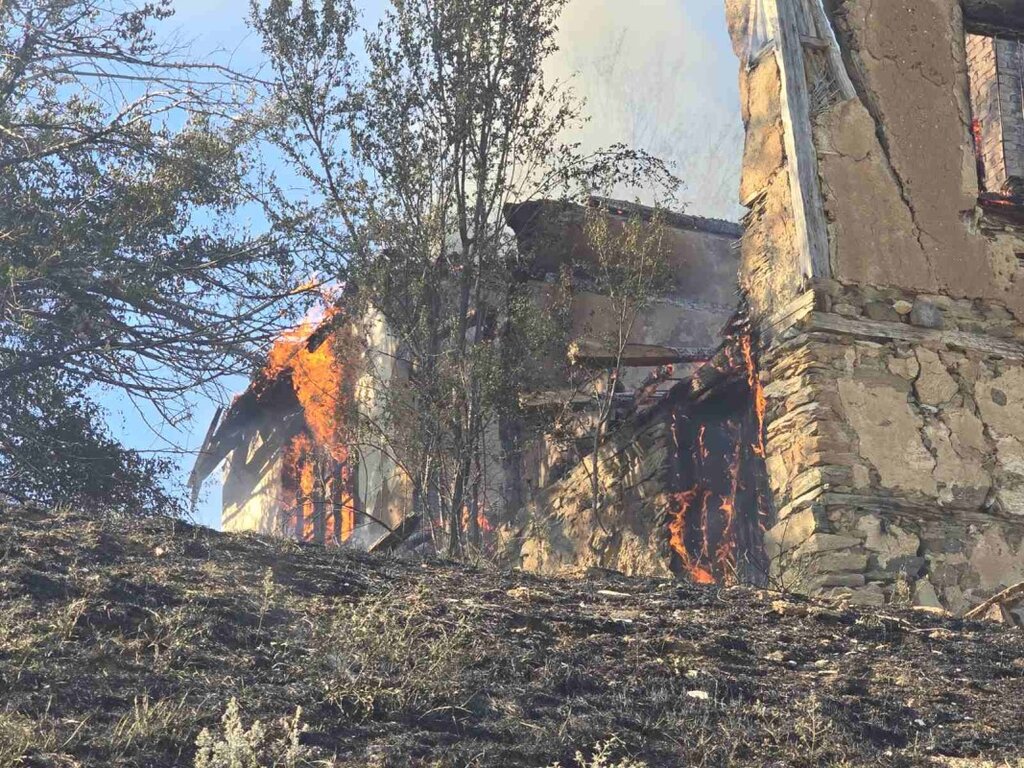 Пожар гори в село Селище