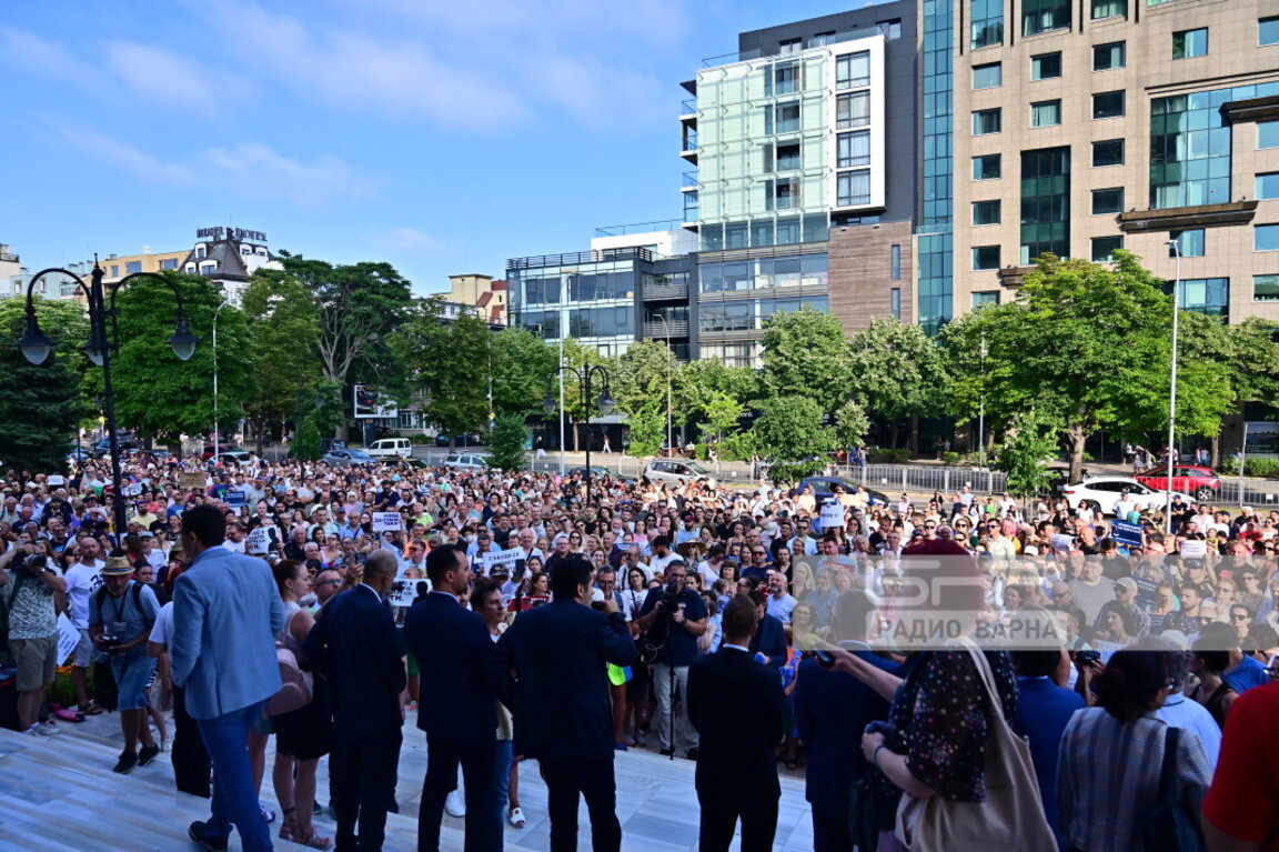 Втори протест в подкрепа на Благомир Коцев във Варна днес