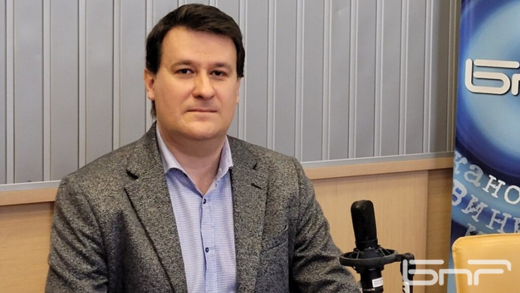 Милен Любенов