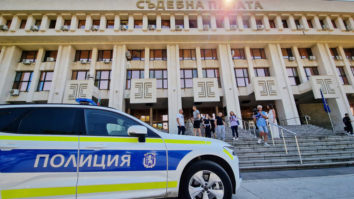 Нови талас претњи бомбама широм Бугарске паралисао бројне институције