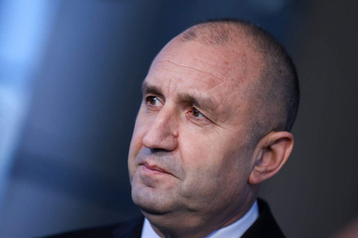 Председник Радев: Политичари који желе ескалацију морају се изјаснити да ће се, ако буде потребно, борити за Бугарску