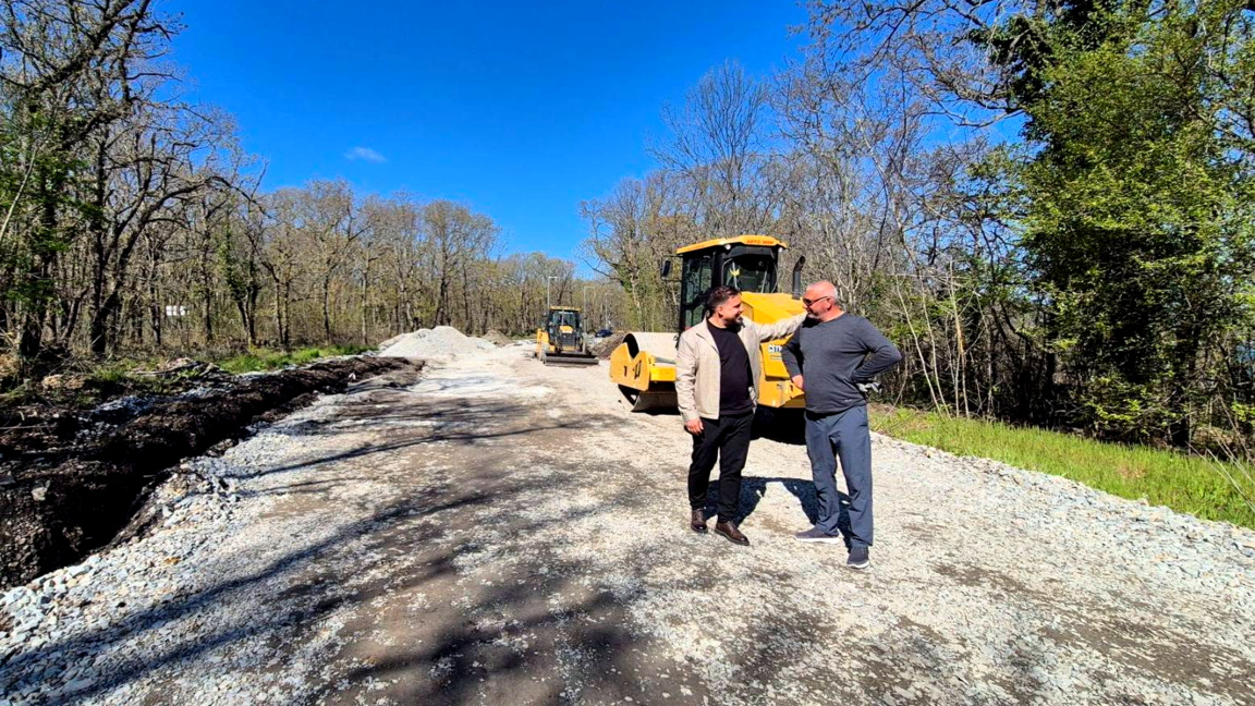 Продължават дейностите по пътя Приморско-ММЦ Китен