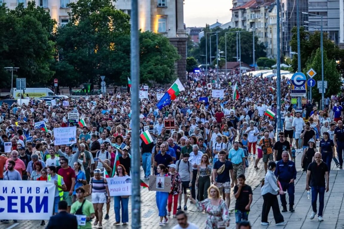 Protest masiv la Sofia în sprijinul primarului din Varna și împotriva justiției selective