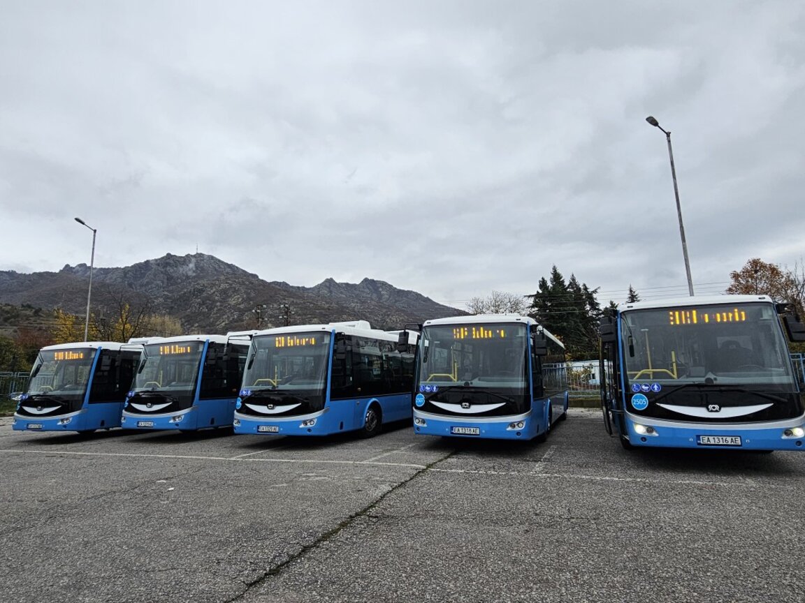 Нови пет електрически автобуса получи Сливен