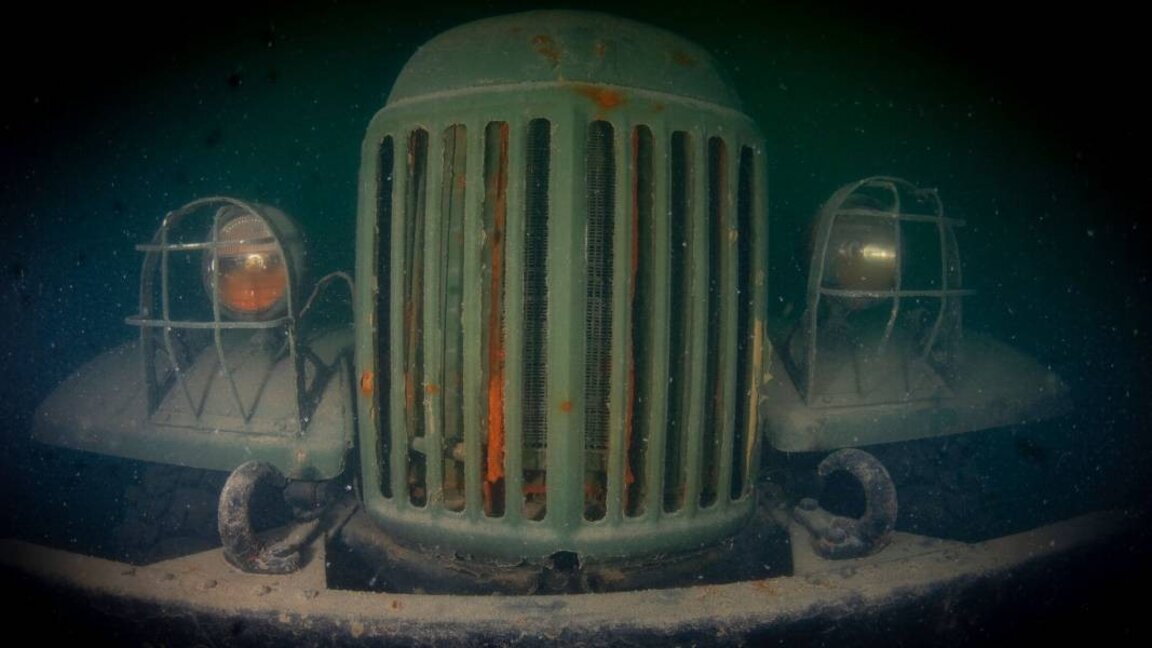 Un inusual parque submarino atrae a los buceadores a la isla de Santa Anastasia