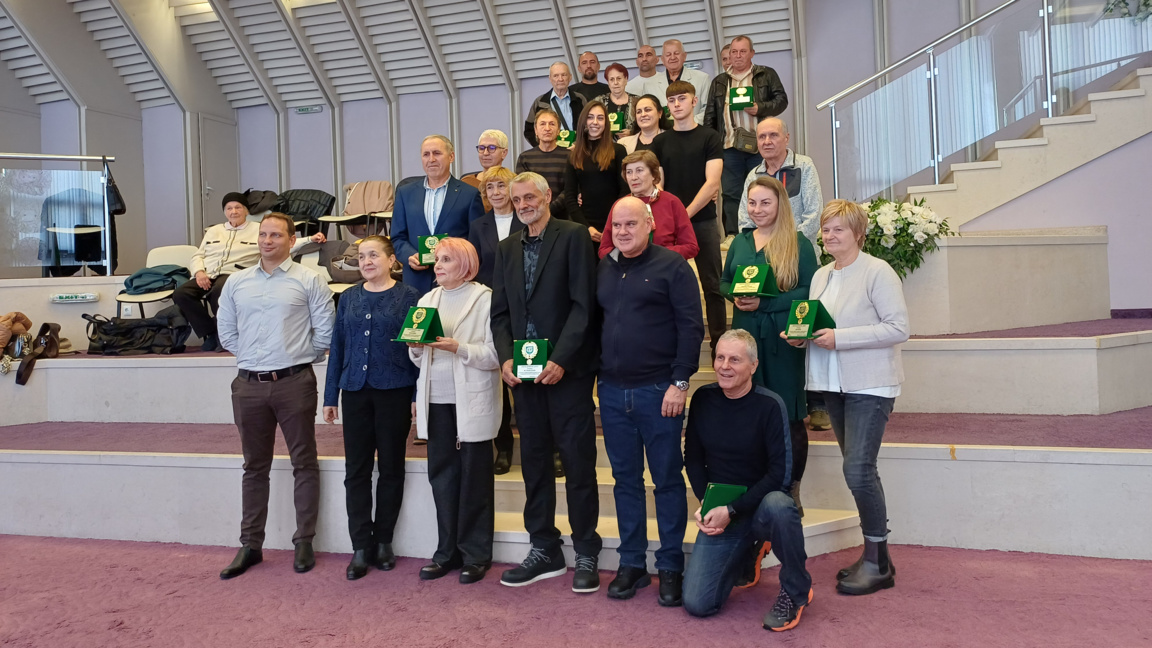 Наградиха спортисти-ветерани от Враца...