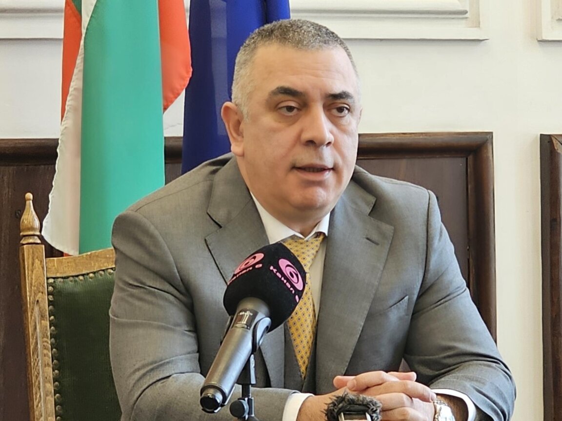 Стефан Радев