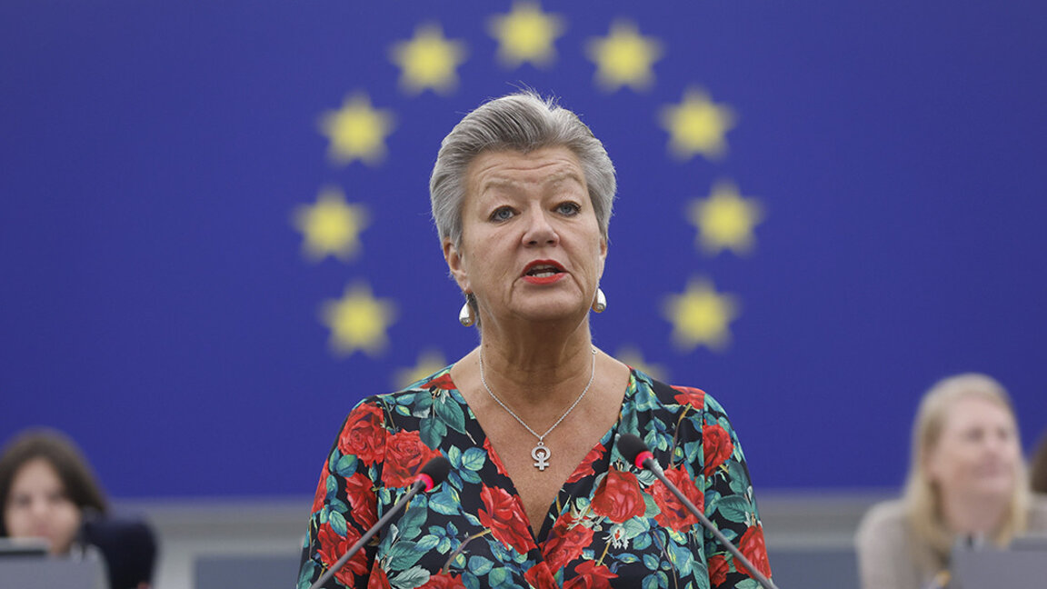 Ylva Johansson se muestra optimista sobre la aceptación de Bulgaria y Rumanía en Schengen también por tierra