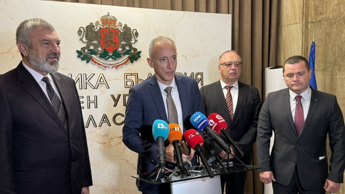 Учителите всеки ден изземват ножове, но няма да слагаме металдетектори