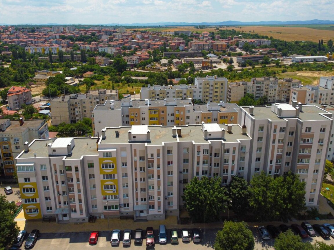 Вече сключват договори за саниране на нови 10 блока в Хасково