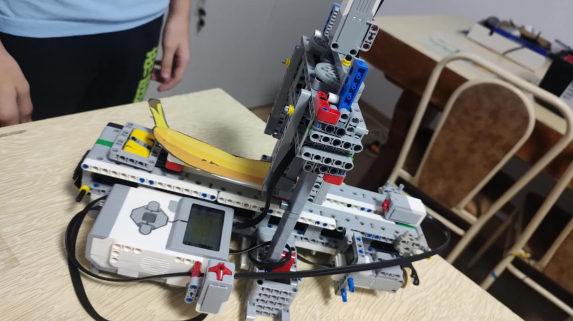7. sınıf öğrencisi Lego’dan mutfak robotu icat etti