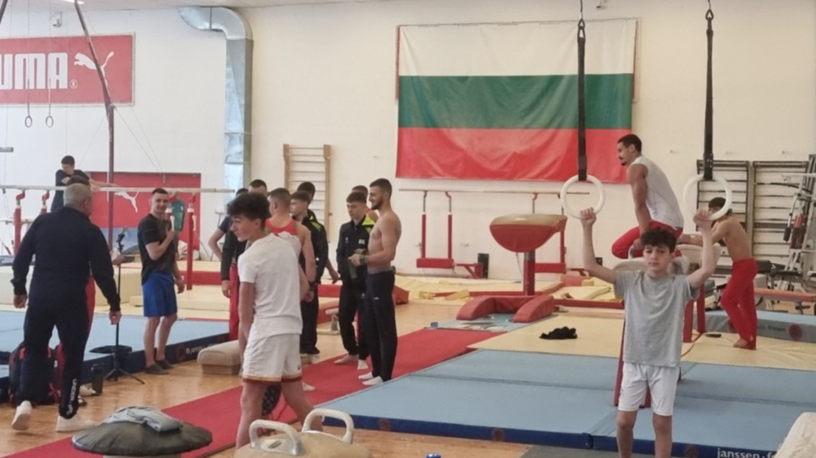България с пълен състав в мъжко направление на БП по спортна гимнастика 
