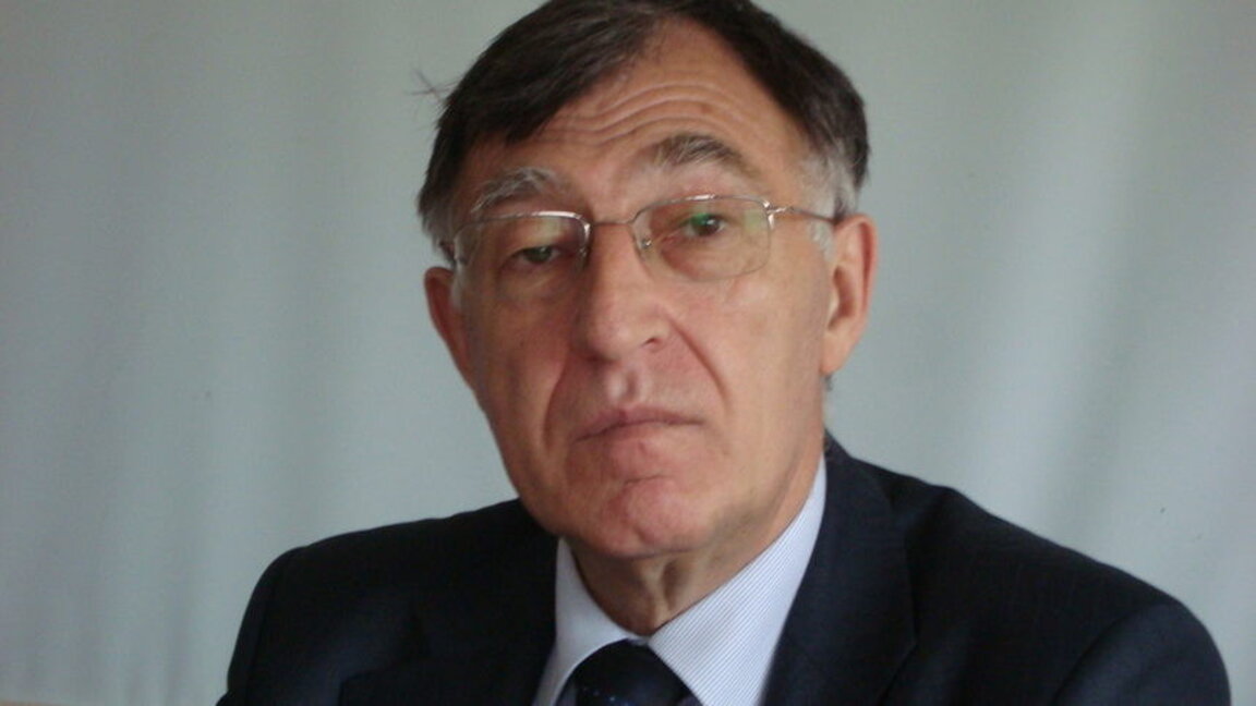 Проф. Красимир Калинов