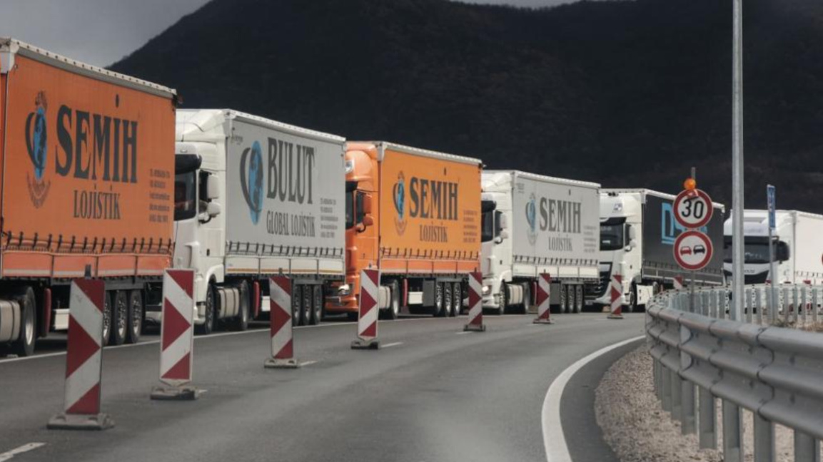  U paralajmëruan 7 ditë protesta në kufij nga transportuesit e ish-Jugosllavisë