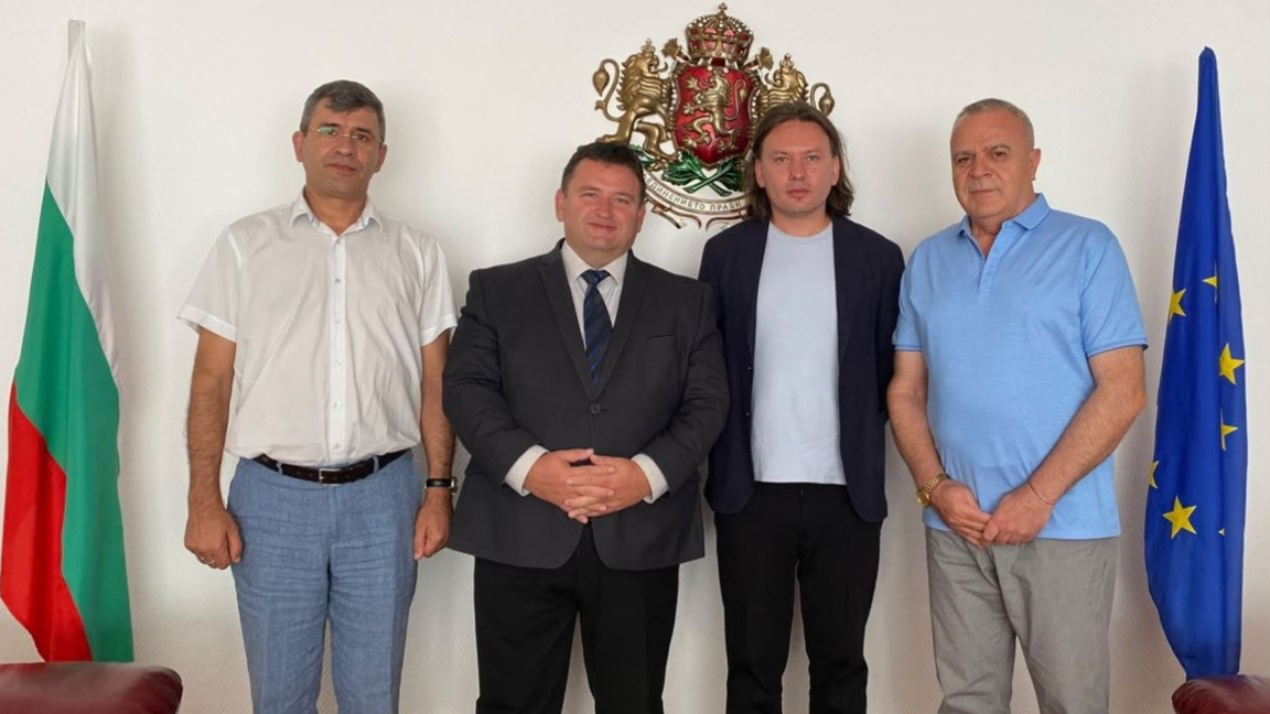 Защитата на правата на етническите българи бе във фокуса на среща в Киев