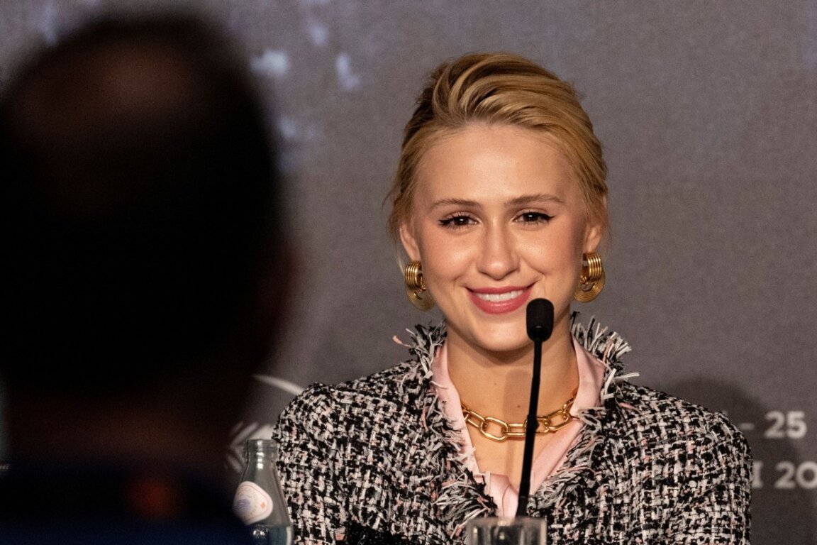 Maria Bakalova obligó al The Guardian que cambiara el título de su entrevista